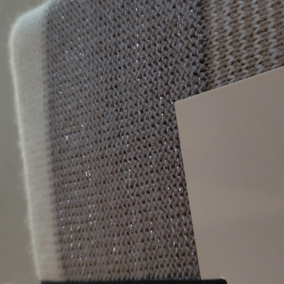 Sparkle DKNY City Stripe Throw NWT Neutral Colors Silver, Gray, Tan, Cream - Picture 8 of 10